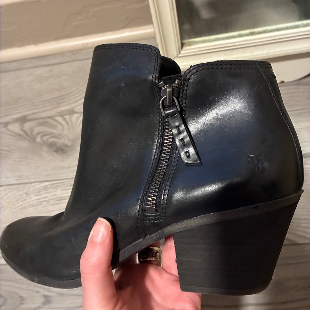 Frye Judith Double Zipper Leather Ankle Boots in Black